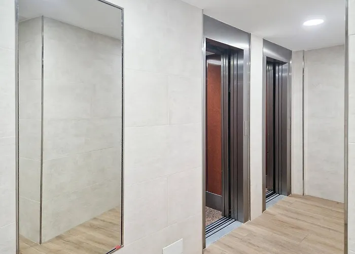 Galan Apartamento, Amplio, Moderno Y Centrico, Cama King Size Y Parking Opcional * Gijon